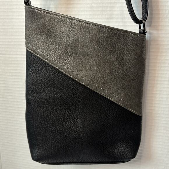 Casa diNova Vegan Crossbody Purse Black and Gray Pebbled Leather. Strap Adjusts - Picture 3 of 13